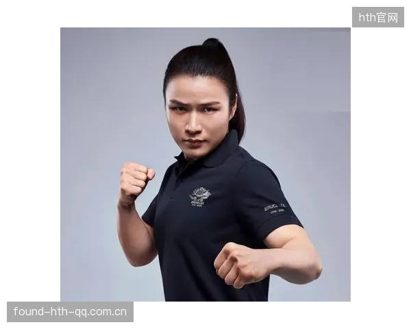 UFC张伟丽拳腿组合训练更凶猛：开启巅峰之路的新篇章